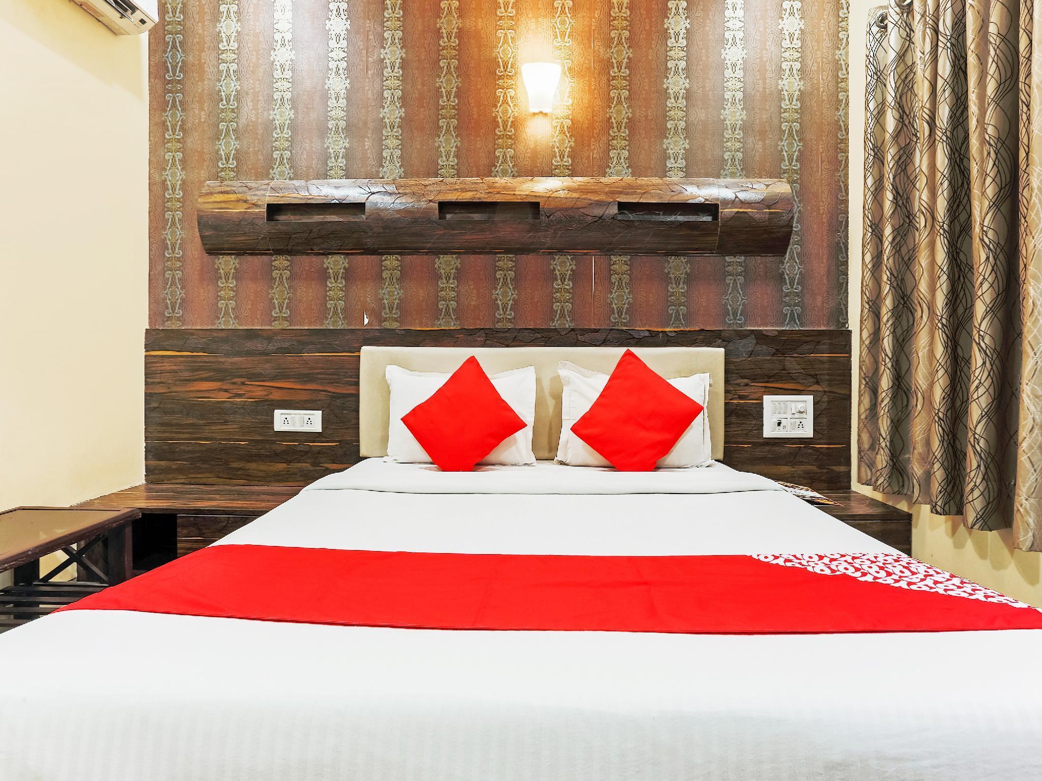 Hotel Adore Palace Mumbai Exterior photo